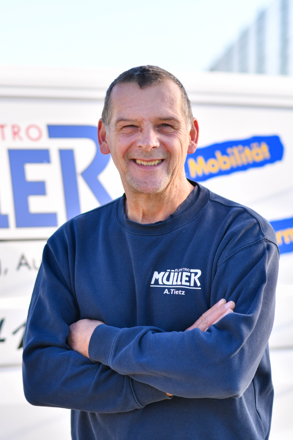 Alexander Tietz Lagerist Alexander Tietz, Lagerist, Elektro Müller, Wolfsburg