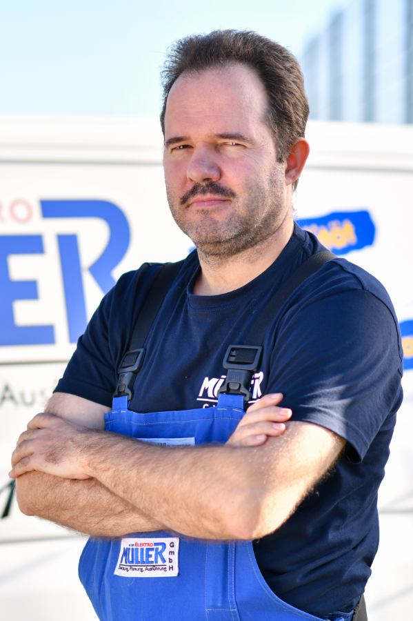 Carsten Wiegmann Monteur, Zeichner Carsten Wiegmann, Monteur, Zeichner, Elektro Müller, Wolfsburg