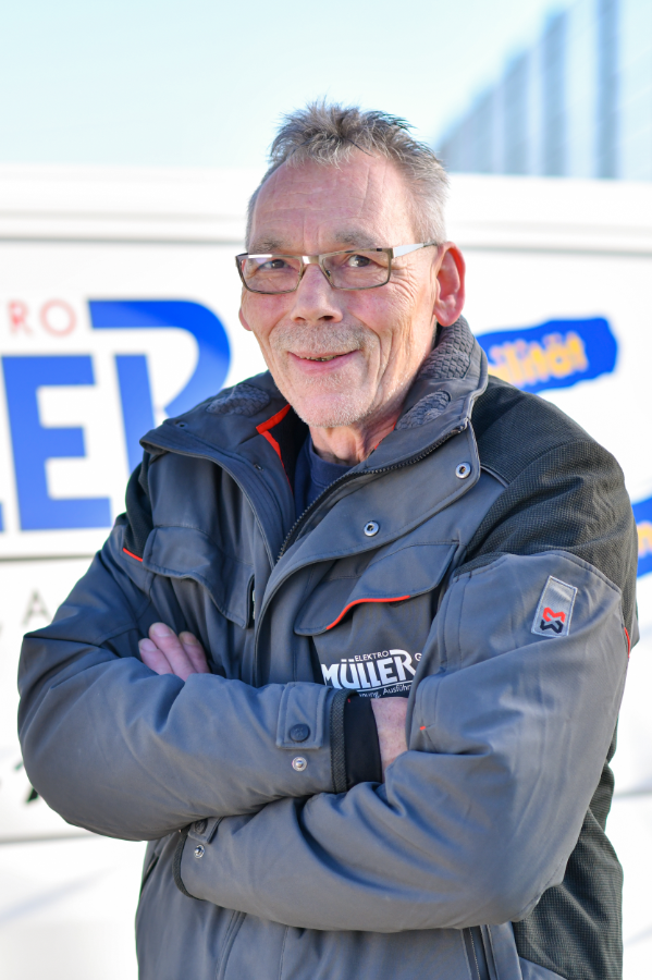 Dirk von Ahsen Elektrohelfer Dirk von Ahsen, Elektrohelfer, Elektro Müller, Wolfsburg