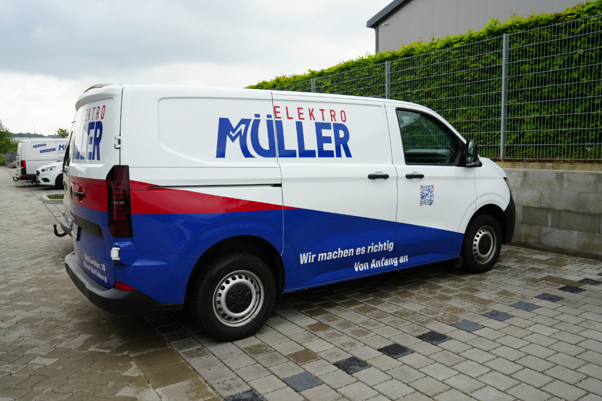 Foto Servicefahrzeug der Firma Elektro Müller, Wolfsburg - Elektrotechnik neu gedacht Foto Servicefahrzeug der Firma Elektro Müller, Wolfsburg - Elektrotechnik neu gedacht
